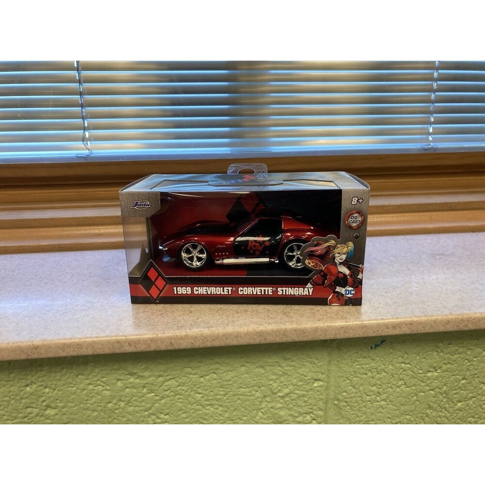 Jada 1969 Chevrolet Corvette Stingray Harley Quinn DC 1:32